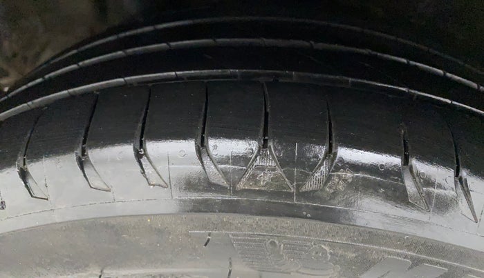 2020 Hyundai Verna SX (O) 1.5 CRDI, Diesel, Manual, 71,495 km, Right Rear Tyre Tread