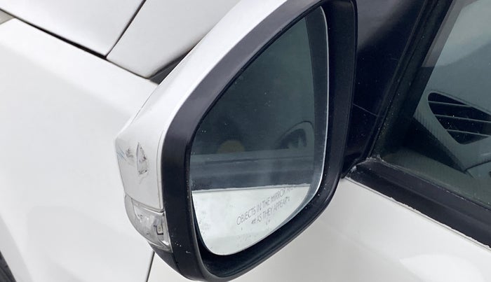2017 Hyundai Verna 1.6 CRDI S, Diesel, Manual, 80,883 km, Left rear-view mirror - Mirror movement not proper
