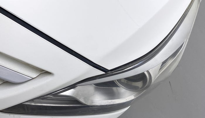 2017 Hyundai Verna 1.6 CRDI S, Diesel, Manual, 80,883 km, Left headlight - Minor scratches