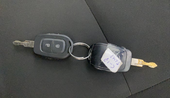 2017 Renault Kwid CLIMBER 1.0 AMT, Petrol, Automatic, 18,411 km, Key Close Up