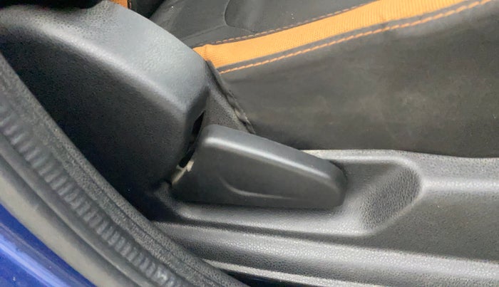 2017 Renault Kwid CLIMBER 1.0 AMT, Petrol, Automatic, 18,411 km, Driver Side Adjustment Panel