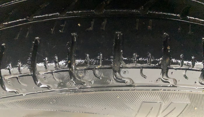 2017 Renault Kwid CLIMBER 1.0 AMT, Petrol, Automatic, 18,411 km, Left Front Tyre Tread