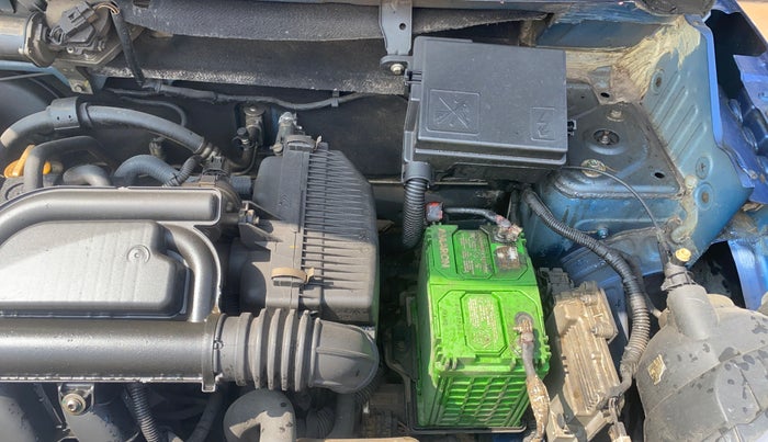 2017 Renault Kwid CLIMBER 1.0 AMT, Petrol, Automatic, 18,411 km, Engine View - Left