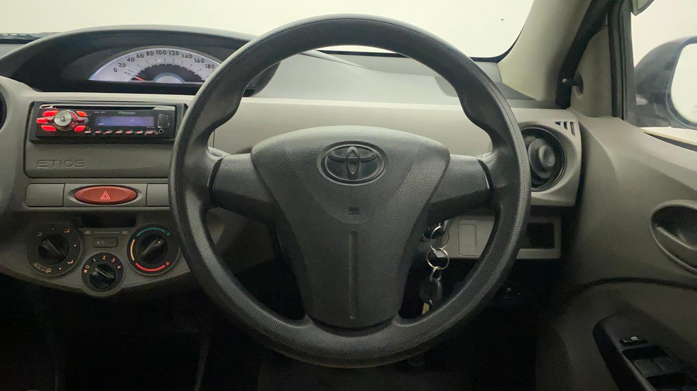 2011 Toyota Etios Liva G, Petrol, Manual, 40,328 km, Steering Wheel Close Up