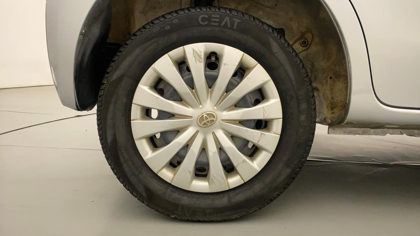 2011 Toyota Etios Liva G, Petrol, Manual, 40,328 km, Right Rear Wheel