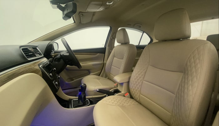 2018 Maruti Ciaz ZETA 1.5 SHVS MT PETROL, Petrol, Manual, 18,156 km, Right Side Front Door Cabin