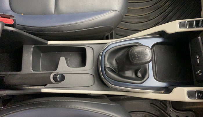 2023 KIA CARENS  PREMIUM 1.5 TURBO PETROL IMT 7 STR, Petrol, Manual, 28,543 km, Gear Lever