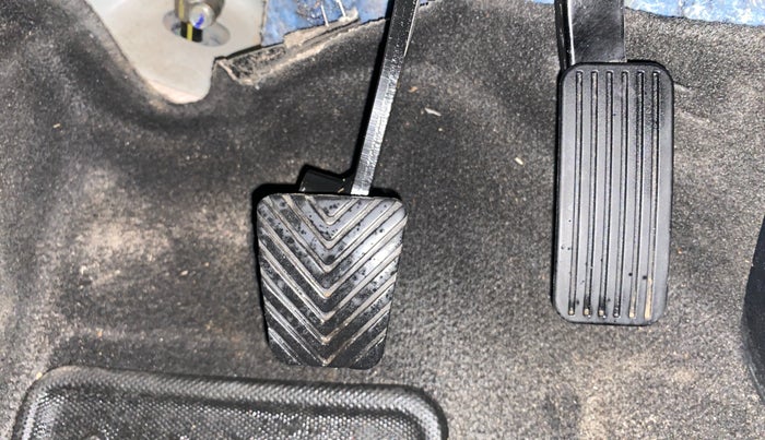 2023 KIA CARENS  PREMIUM 1.5 TURBO PETROL IMT 7 STR, Petrol, Manual, 28,543 km, Pedals