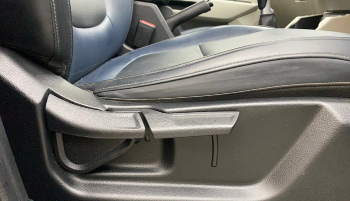 2023 KIA CARENS  PREMIUM 1.5 TURBO PETROL IMT 7 STR, Petrol, Manual, 28,543 km, Driver Side Adjustment Panel