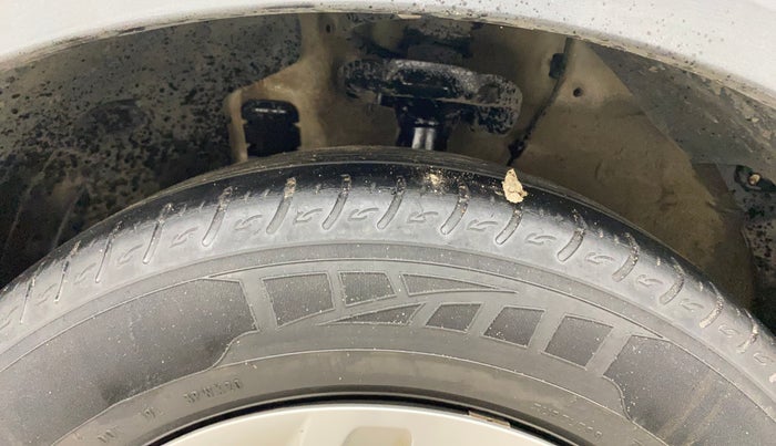 2023 KIA CARENS  PREMIUM 1.5 TURBO PETROL IMT 7 STR, Petrol, Manual, 28,543 km, Left Front Tyre Tread