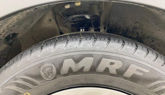 2023 KIA CARENS  PREMIUM 1.5 TURBO PETROL IMT 7 STR, Petrol, Manual, 28,543 km, Right Front Tyre Tread