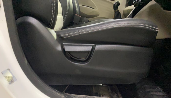 2020 Hyundai NEW SANTRO ERA EXECUTIVE, Petrol, Manual, 48,910 km, Driver Side Adjustment Panel