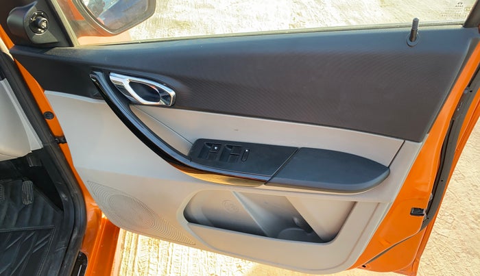 2018 Tata Tiago XZ PLUS PETROL, Petrol, Manual, 72,122 km, Driver Side Door Panels Control