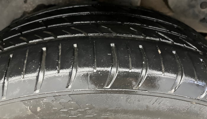 2016 Hyundai Creta E PLUS 1.6 PETROL, Petrol, Manual, 70,369 km, Left Rear Tyre Tread