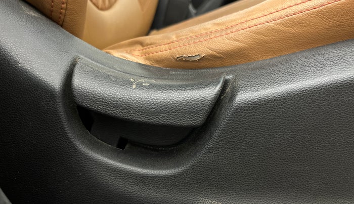 2016 Hyundai Creta E PLUS 1.6 PETROL, Petrol, Manual, 70,369 km, Driver Side Adjustment Panel