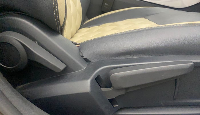 2020 Tata ALTROZ XZ PETROL, Petrol, Manual, 22,214 km, Driver Side Adjustment Panel