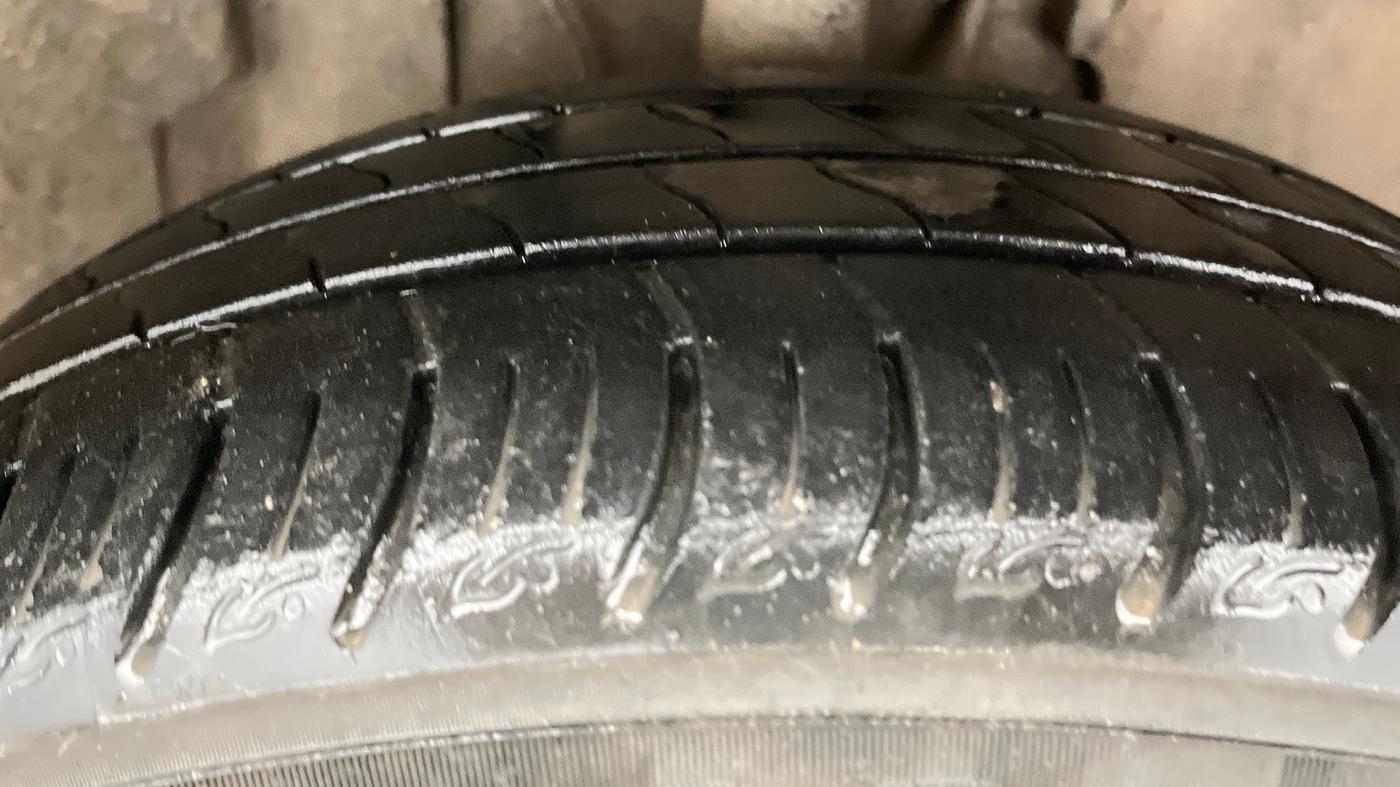 2022 Tata ALTROZ XT PETROL, Petrol, Manual, 39,975 km, Right Front Tyre Tread