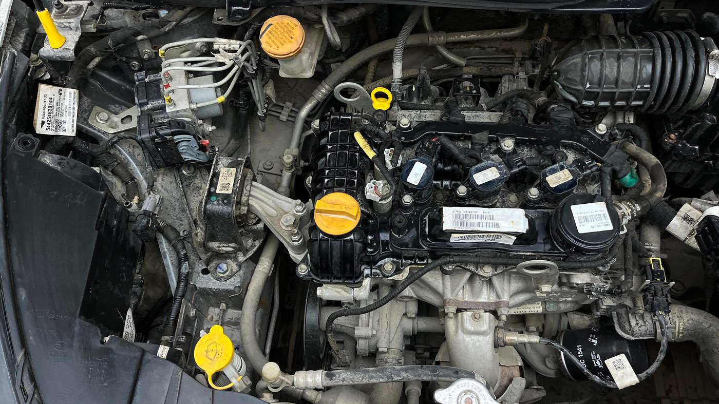2022 Tata ALTROZ XT PETROL, Petrol, Manual, 39,975 km, Engine View - Right