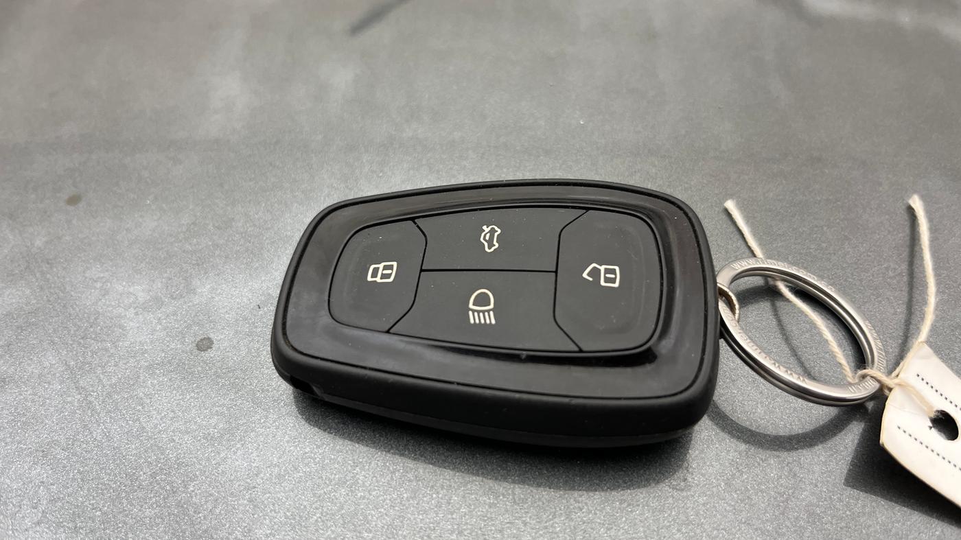 2022 Tata ALTROZ XT PETROL, Petrol, Manual, 39,975 km, Key Close Up