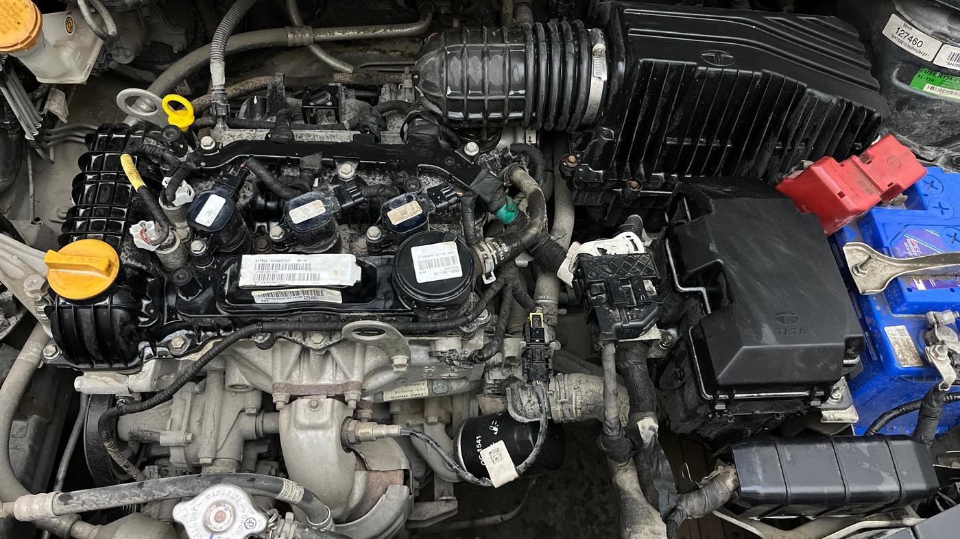 2022 Tata ALTROZ XT PETROL, Petrol, Manual, 39,975 km, Engine View