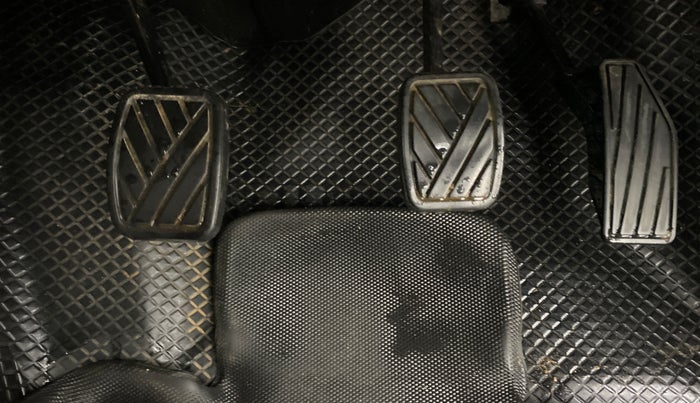 2023 Maruti FRONX ALPHA 1.0 TURBO MT, Petrol, Manual, 94,498 km, Pedals