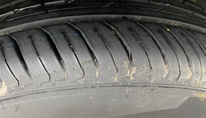 2023 Maruti FRONX ALPHA 1.0 TURBO MT, Petrol, Manual, 94,498 km, Right Front Tyre Tread