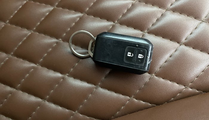 2023 Maruti FRONX ALPHA 1.0 TURBO MT, Petrol, Manual, 94,498 km, Key Close Up