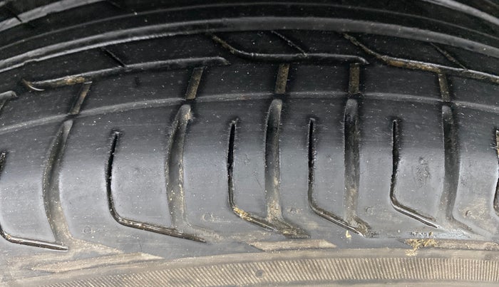 2023 Maruti FRONX ALPHA 1.0 TURBO MT, Petrol, Manual, 94,498 km, Right Rear Tyre Tread