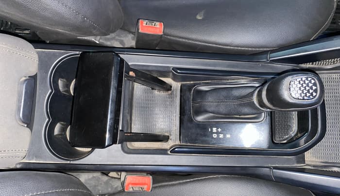 2022 Tata Harrier XMA SUNROOF 2.0L KRYOTEC, Diesel, Automatic, 1,20,097 km, Gear Lever