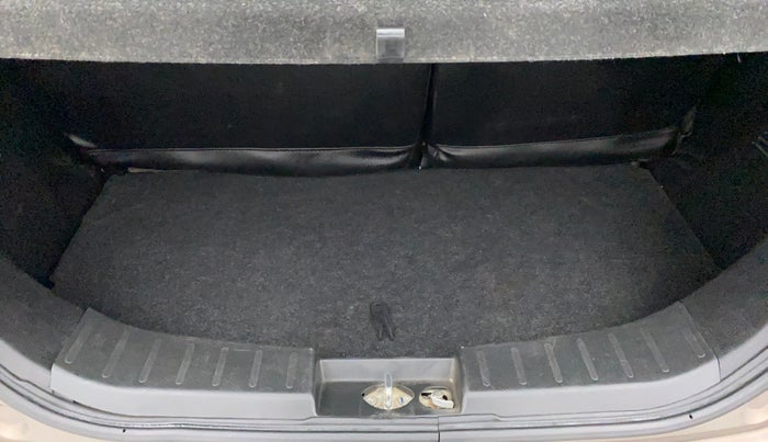2013 Maruti Wagon R 1.0 VXI, Petrol, Manual, 65,536 km, Boot Inside