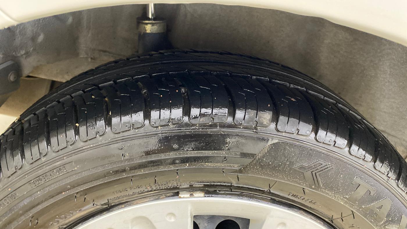 2015 Honda Amaze 1.2L I-VTEC S, Petrol, Manual, 69,659 km, Right Rear Tyre Tread