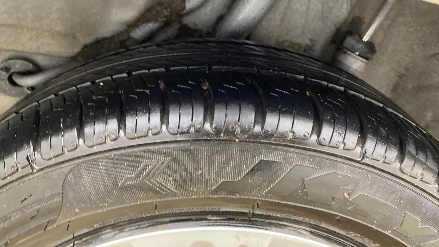 2015 Honda Amaze 1.2L I-VTEC S, Petrol, Manual, 69,659 km, Left Rear Tyre Tread