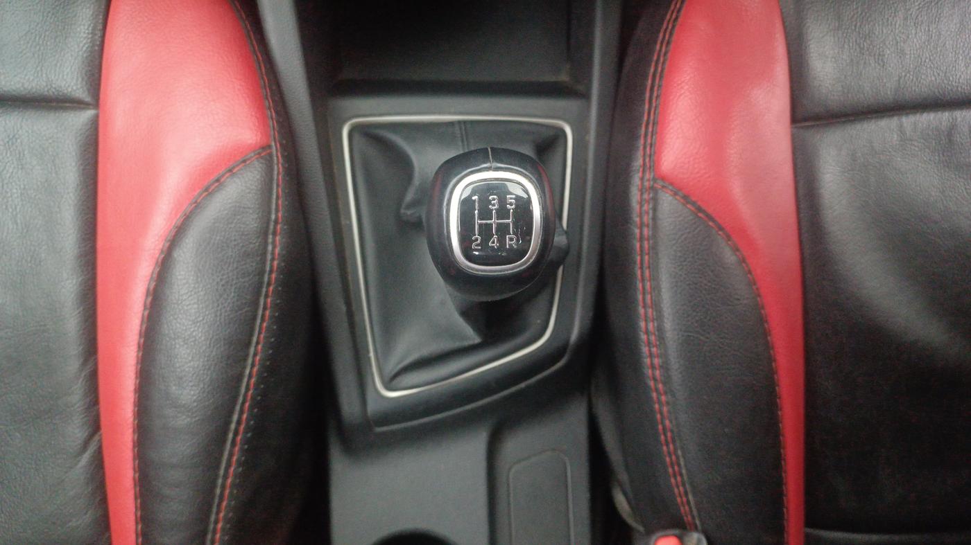 2015 Hyundai Elite i20 ASTA 1.2, Petrol, Manual, 26,929 km, Gear Lever