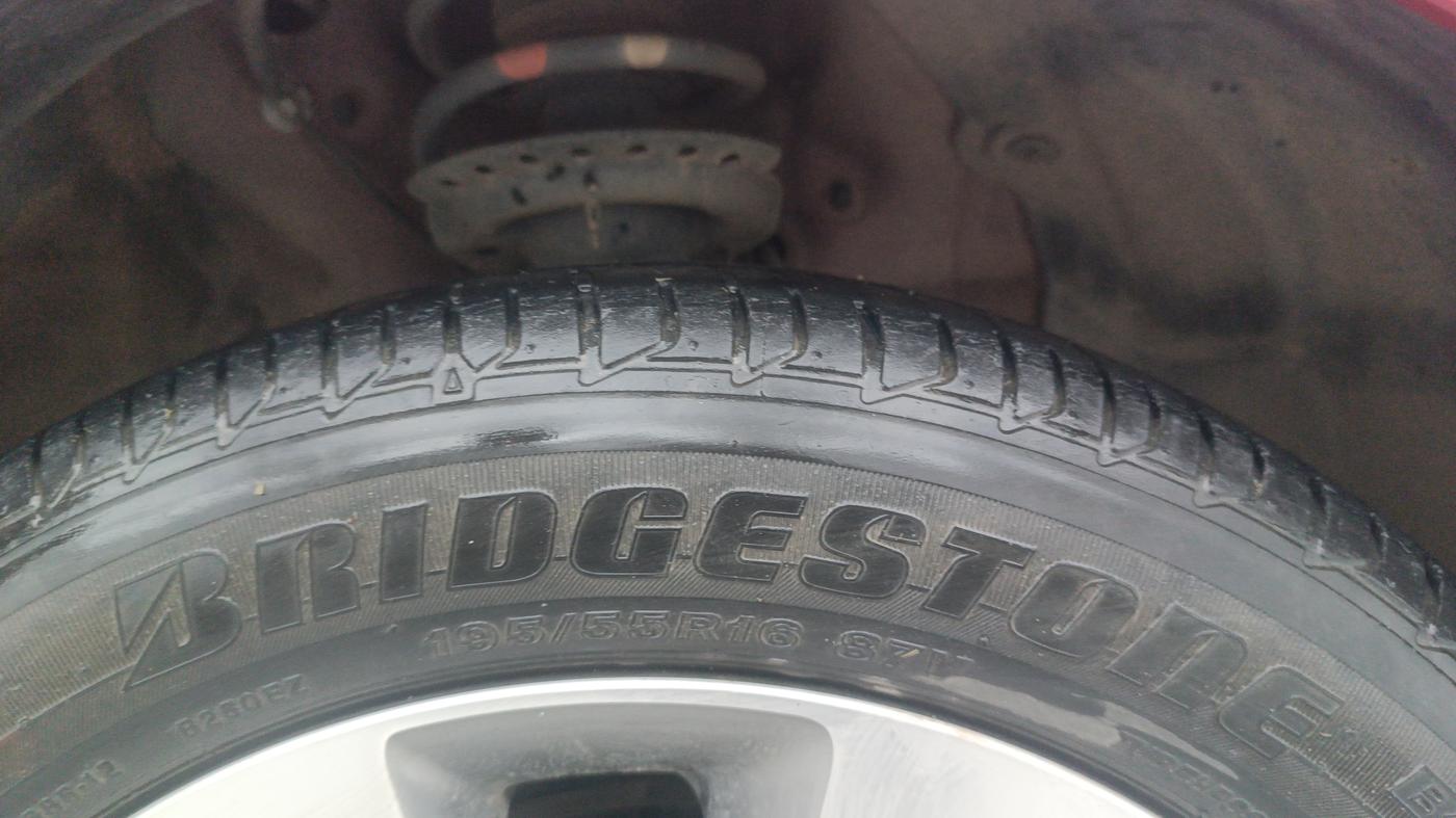 2015 Hyundai Elite i20 ASTA 1.2, Petrol, Manual, 26,929 km, Right Front Tyre Tread