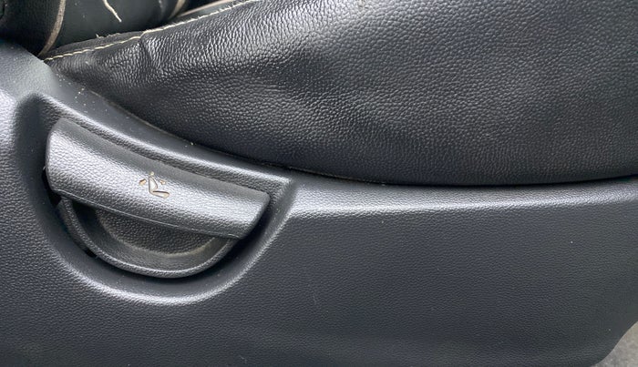 2018 Hyundai Grand i10 SPORTZ 1.2 KAPPA VTVT, Petrol, Manual, 41,306 km, Driver Side Adjustment Panel