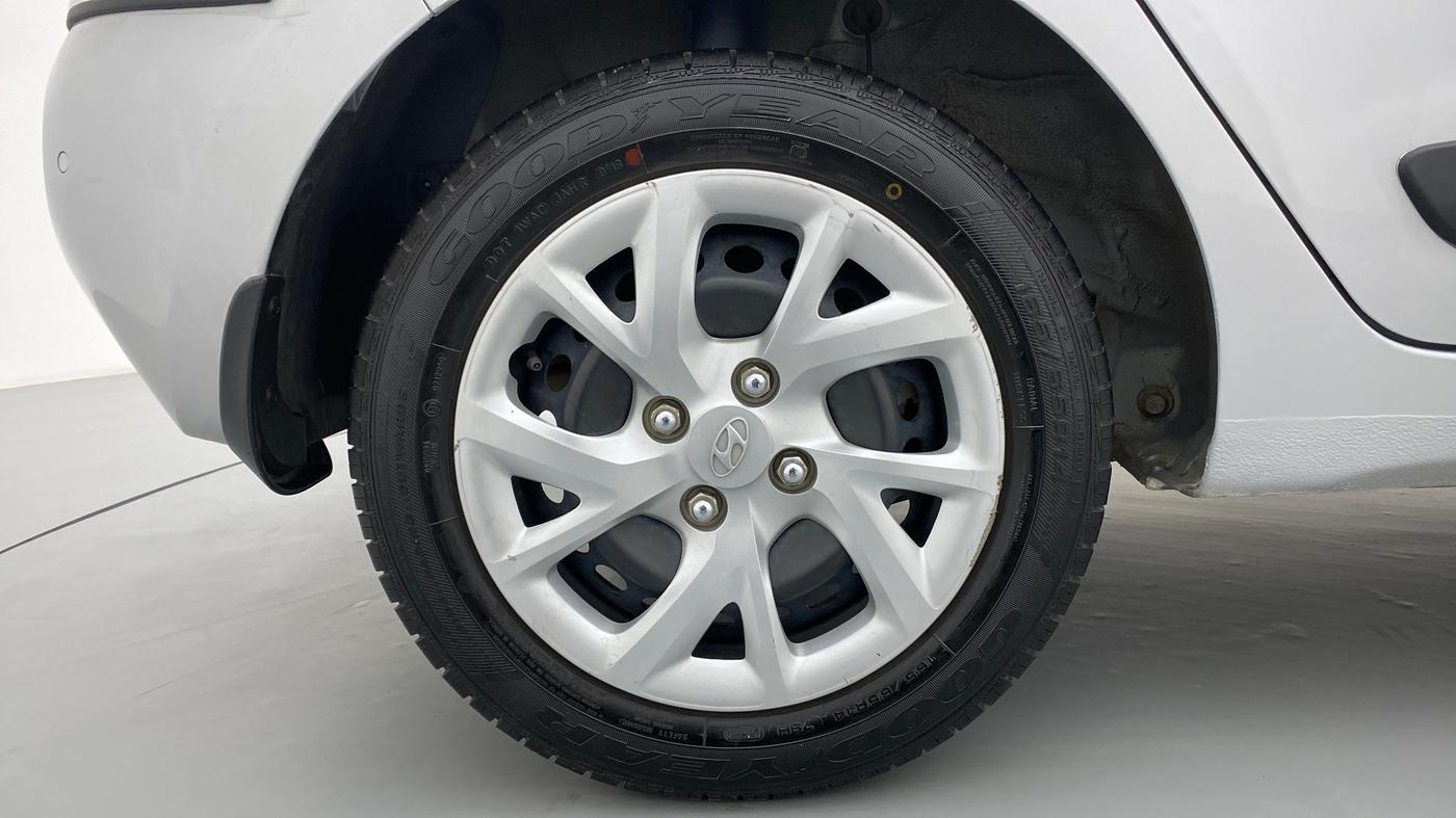 2018 Hyundai Grand i10 SPORTZ 1.2 KAPPA VTVT, Petrol, Manual, 41,306 km, Right Rear Wheel