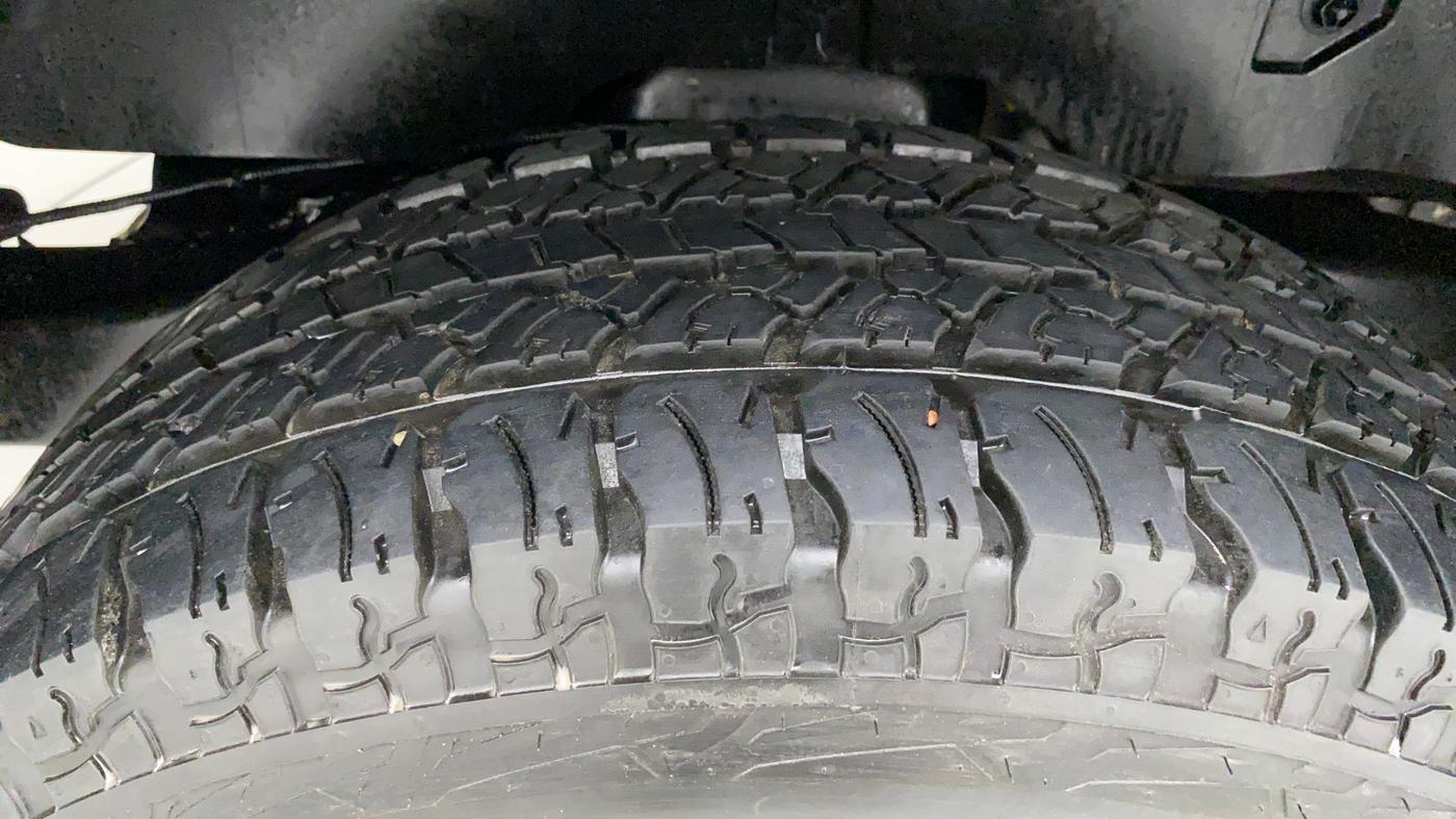2021 Mahindra Thar LX  P 4WD AT CONVERTIBLE, Petrol, Automatic, 5,302 km, Right Rear Tyre Tread