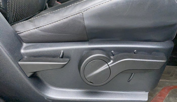2021 Mahindra Thar LX  P 4WD AT CONVERTIBLE, Petrol, Automatic, 5,302 km, Driver Side Adjustment Panel