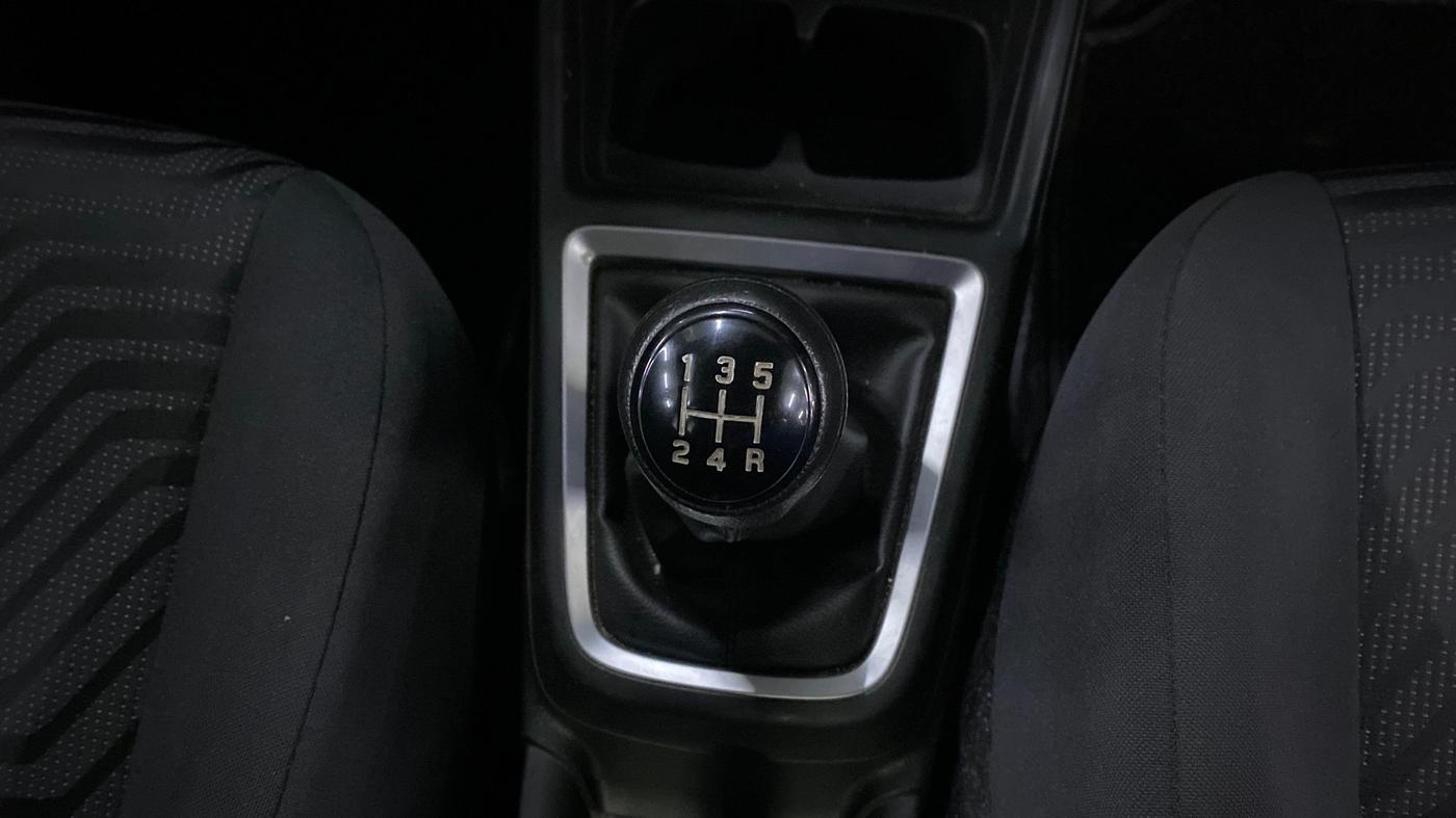 2022 Maruti Swift ZXI, Petrol, Manual, 74,105 km, Gear Lever