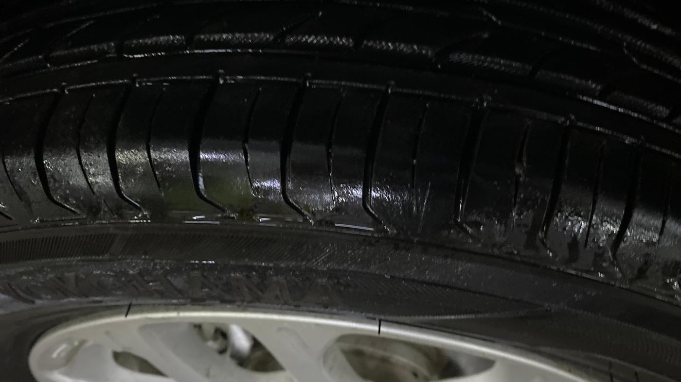 2022 Maruti Swift ZXI, Petrol, Manual, 74,105 km, Left Front Tyre Tread