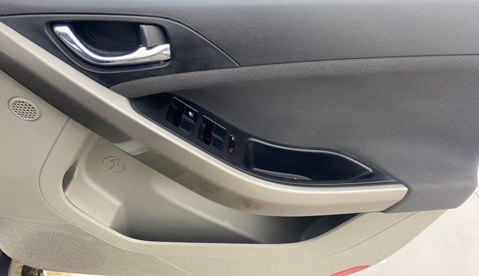2018 Tata NEXON XZA PLUS PETROL, Petrol, Automatic, 44,976 km, Driver Side Door Panels Control