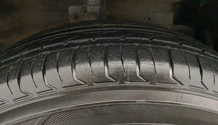 2015 Maruti Swift Dzire VDI, Diesel, Manual, 89,626 km, Right Front Tyre Tread