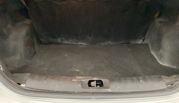 2015 Maruti Swift Dzire VDI, Diesel, Manual, 89,626 km, Boot Inside