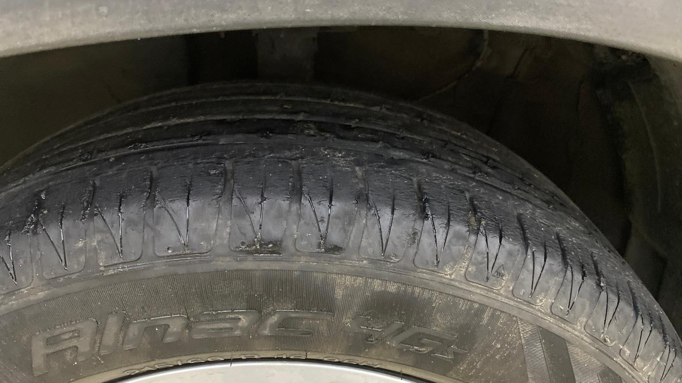 2021 KIA SONET HTK PLUS 1.0 IMT, Petrol, Manual, 37,913 km, Left Front Tyre Tread