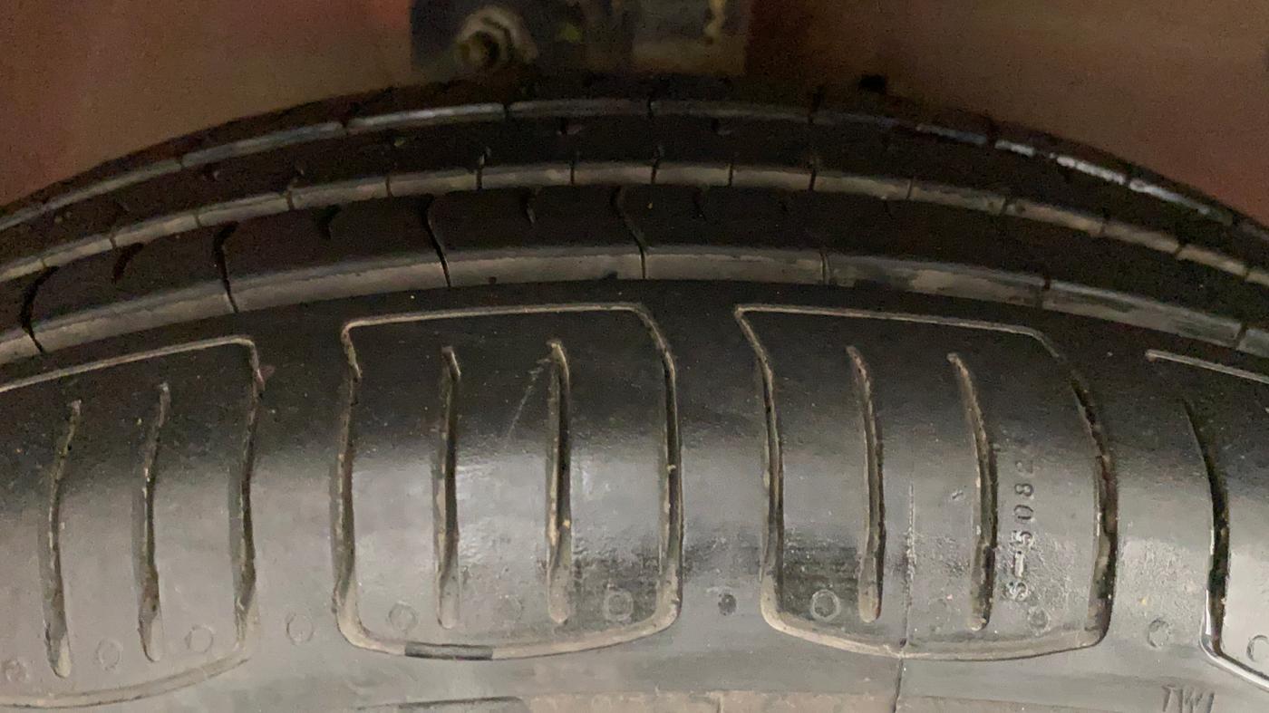 2016 Maruti Celerio ZXI AMT, Petrol, Automatic, 65,578 km, Right Front Tyre Tread
