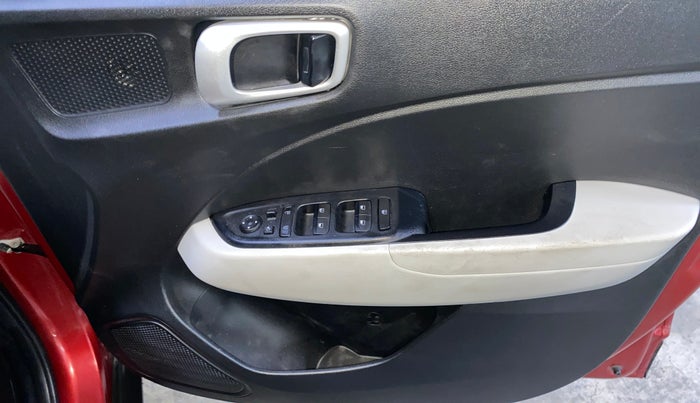 2022 Hyundai VENUE SX 1.2 PETROL, Petrol, Manual, 25,957 km, Driver Side Door Panels Control