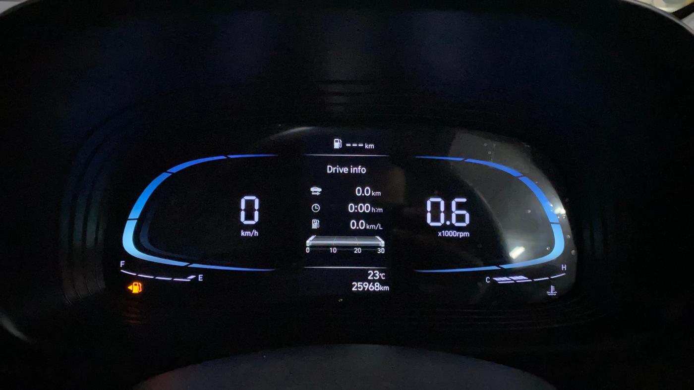 2022 Hyundai VENUE SX 1.2 PETROL, Petrol, Manual, 25,957 km, Odometer Image