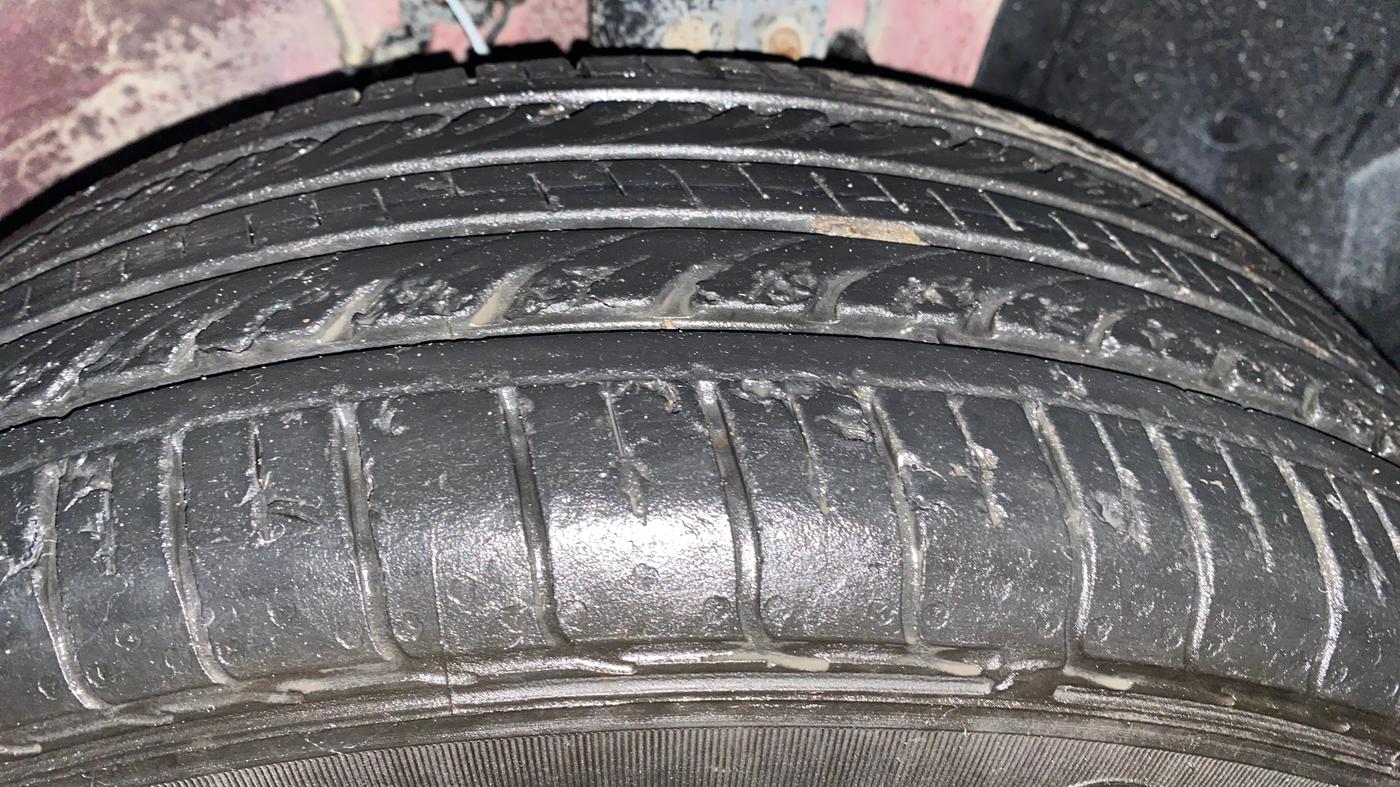 2022 Hyundai VENUE SX 1.2 PETROL, Petrol, Manual, 25,957 km, Right Front Tyre Tread