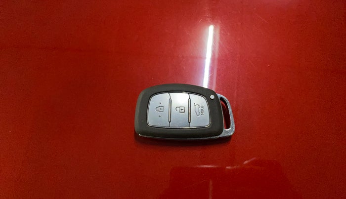 2022 Hyundai VENUE SX 1.2 PETROL, Petrol, Manual, 25,957 km, Key Close Up