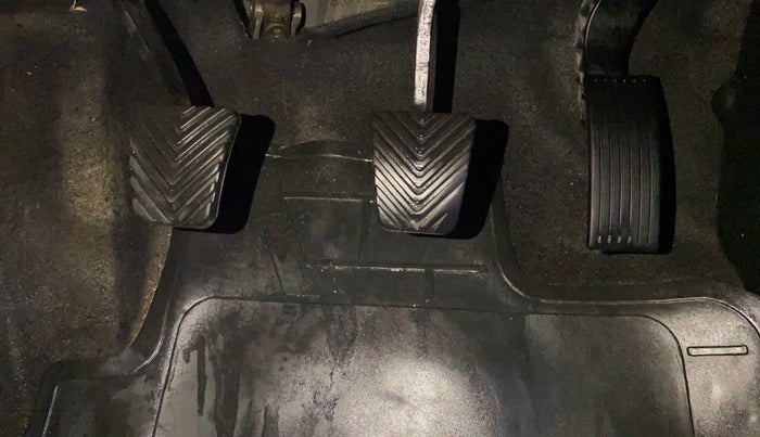 2022 Hyundai VENUE SX 1.2 PETROL, Petrol, Manual, 25,957 km, Pedals